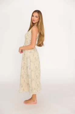Best Worth Collective Alaina Floral Print Smocked Midi Dress in Blue Multi