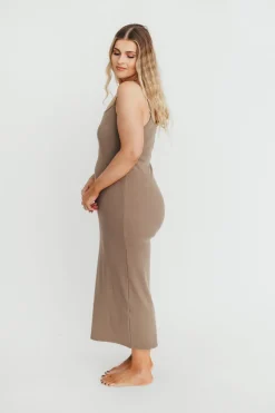 Discount Worth Collective Alexa Ribbed Maxi Dress in Burnt Taupe