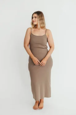 Discount Worth Collective Alexa Ribbed Maxi Dress in Burnt Taupe