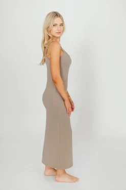 Discount Worth Collective Alexa Ribbed Maxi Dress in Burnt Taupe