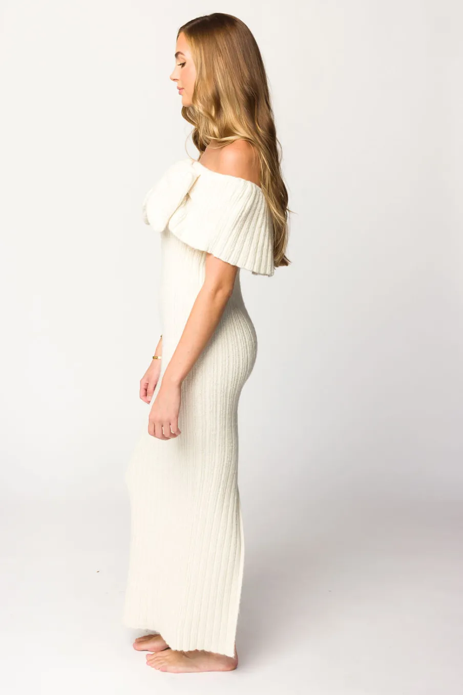Hot Worth Collective Aston Bow Front Maxi Sweater Dress in Ivory– Bump Friendly & Inclusive