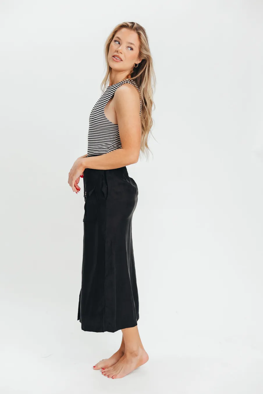 Discount Worth Collective Better Days Button-Down Midi Cargo Skirt in Black