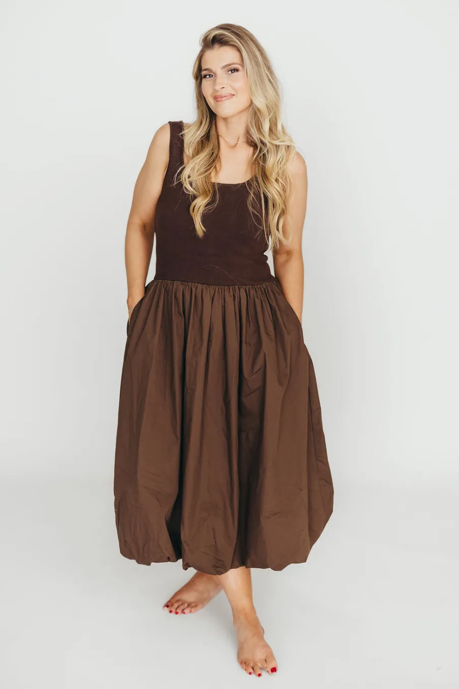 Discount Worth Collective Betty Midi Dress in Brown