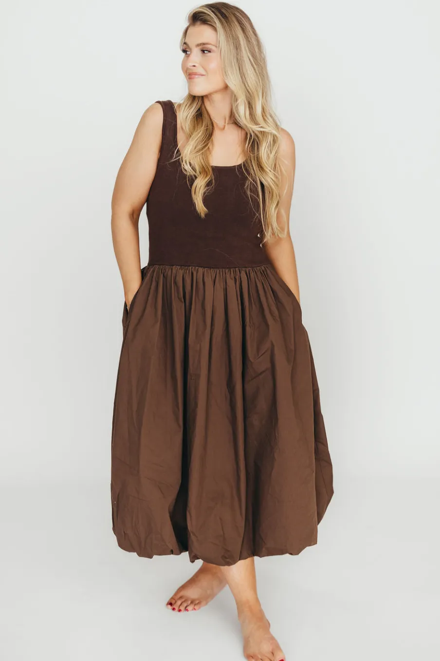 Discount Worth Collective Betty Midi Dress in Brown