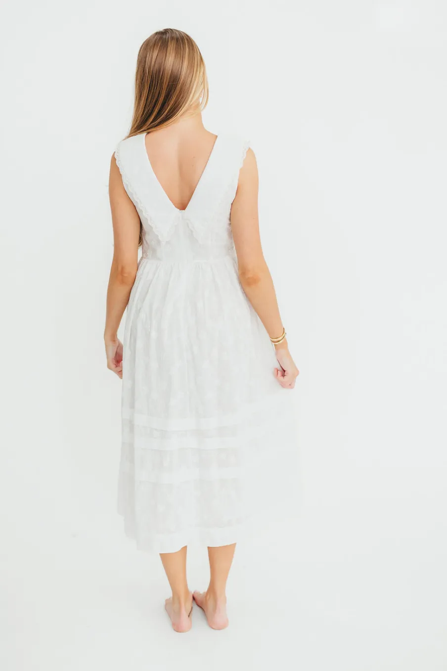 Discount Worth Collective Elaine 100% Cotton Embroidered Midi Dress in White Floral