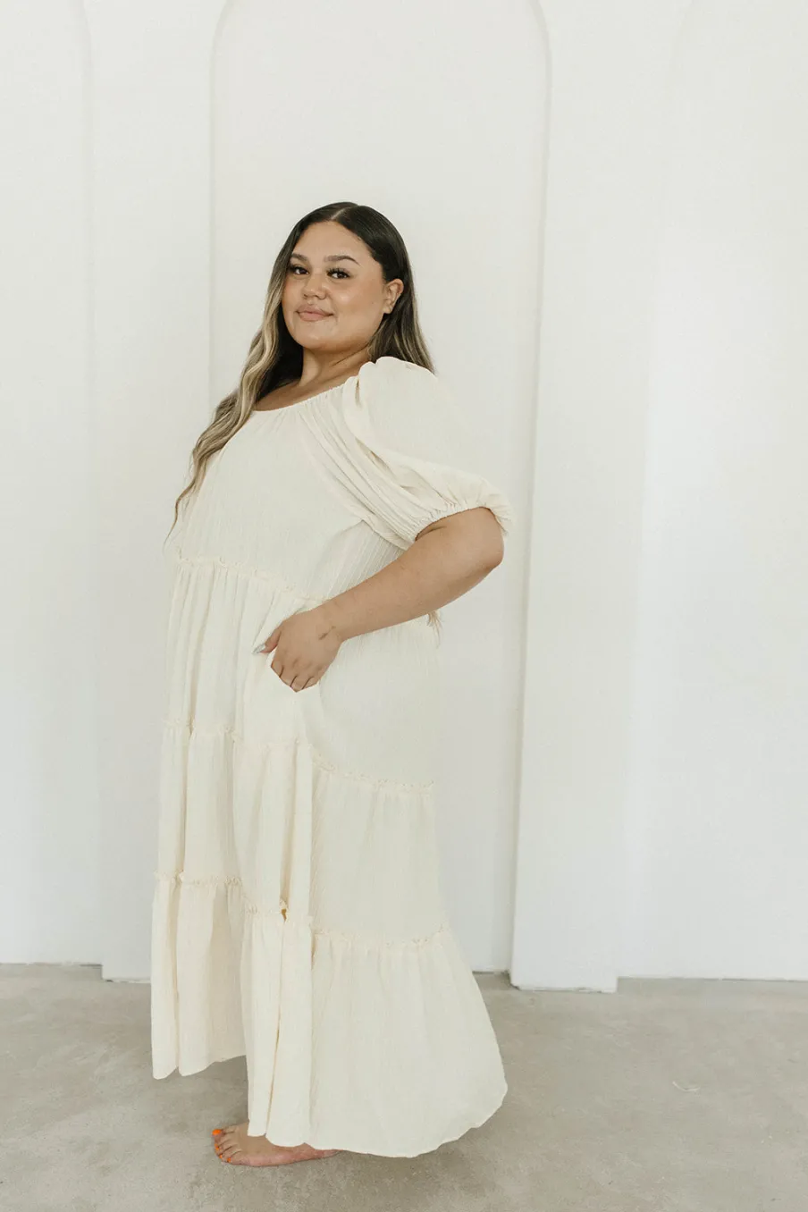 Discount Worth Collective Eva Puffed Sleeve Maxi Dress in Cream - Bump Friendly & Inclusive Sizi