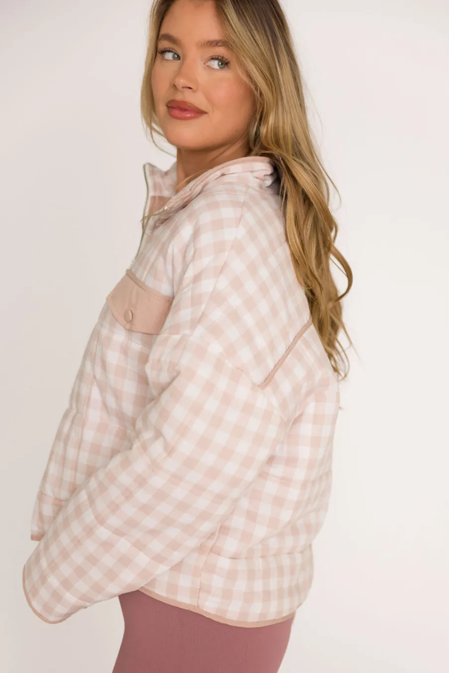 Outlet Worth Collective Everly Quarter Zip Quilted Pullover in White/Taupe