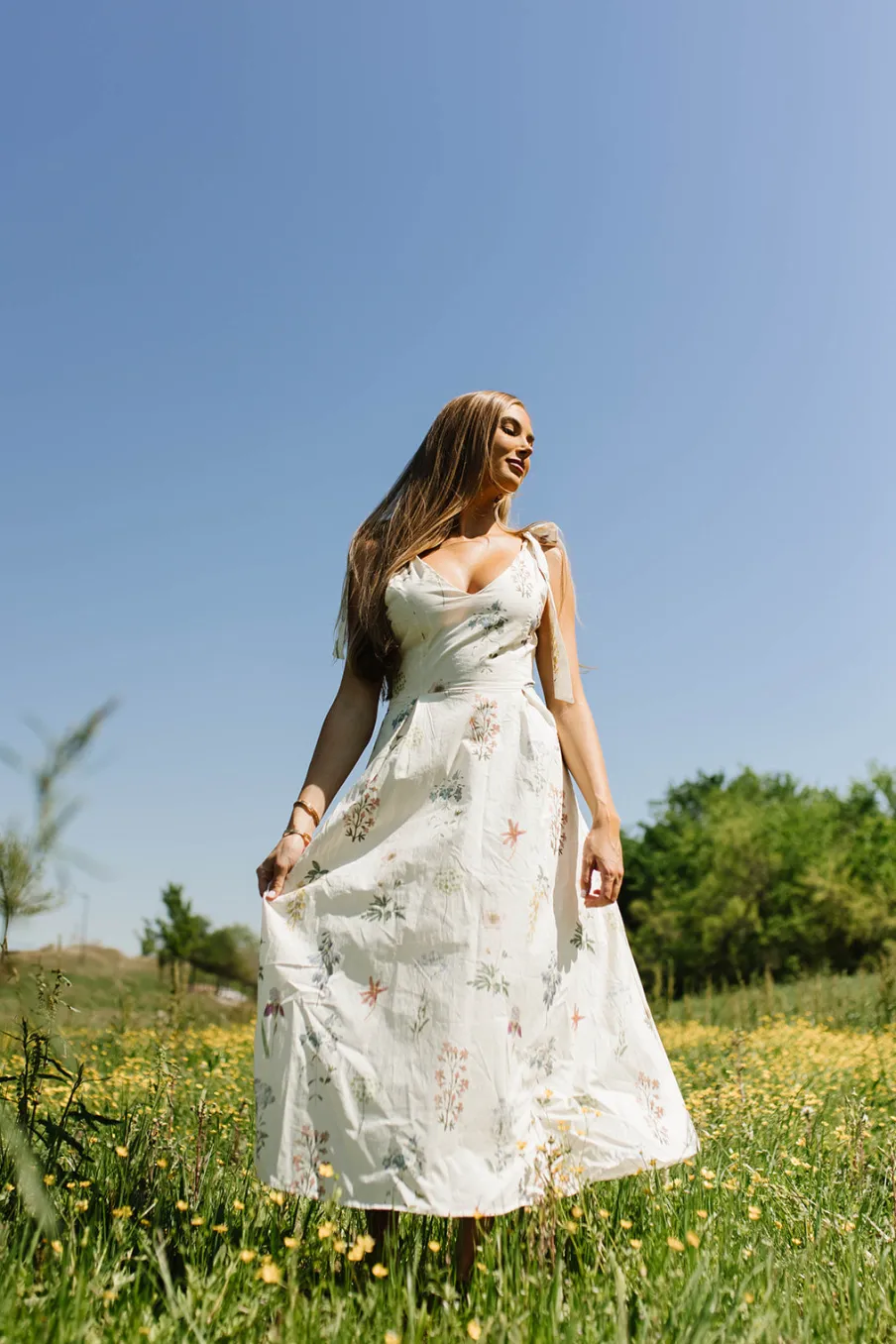 Outlet Worth Collective Fawna Floral Midi Dress in Cream