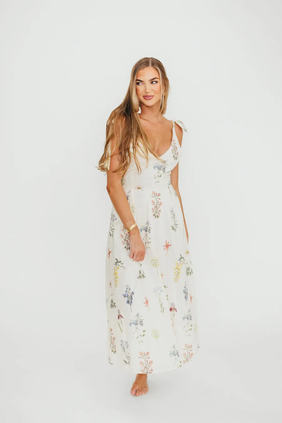 Outlet Worth Collective Fawna Floral Midi Dress in Cream