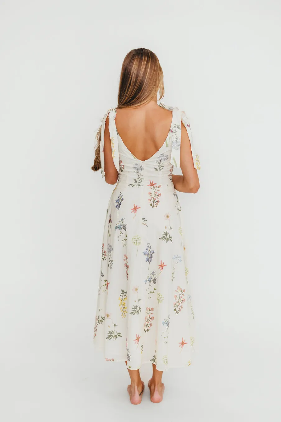 Outlet Worth Collective Fawna Floral Midi Dress in Cream