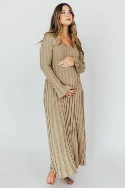 Best Worth Collective Hadley Long Sleeve V-Neck Knit Maxi Dress in Dune
