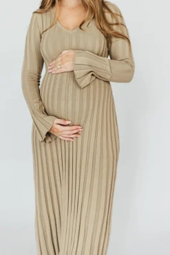 Best Worth Collective Hadley Long Sleeve V-Neck Knit Maxi Dress in Dune