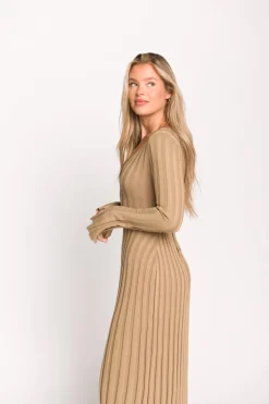 Fashion Worth Collective Hadley Long Sleeve V-Neck Knit Maxi Dress in Espresso