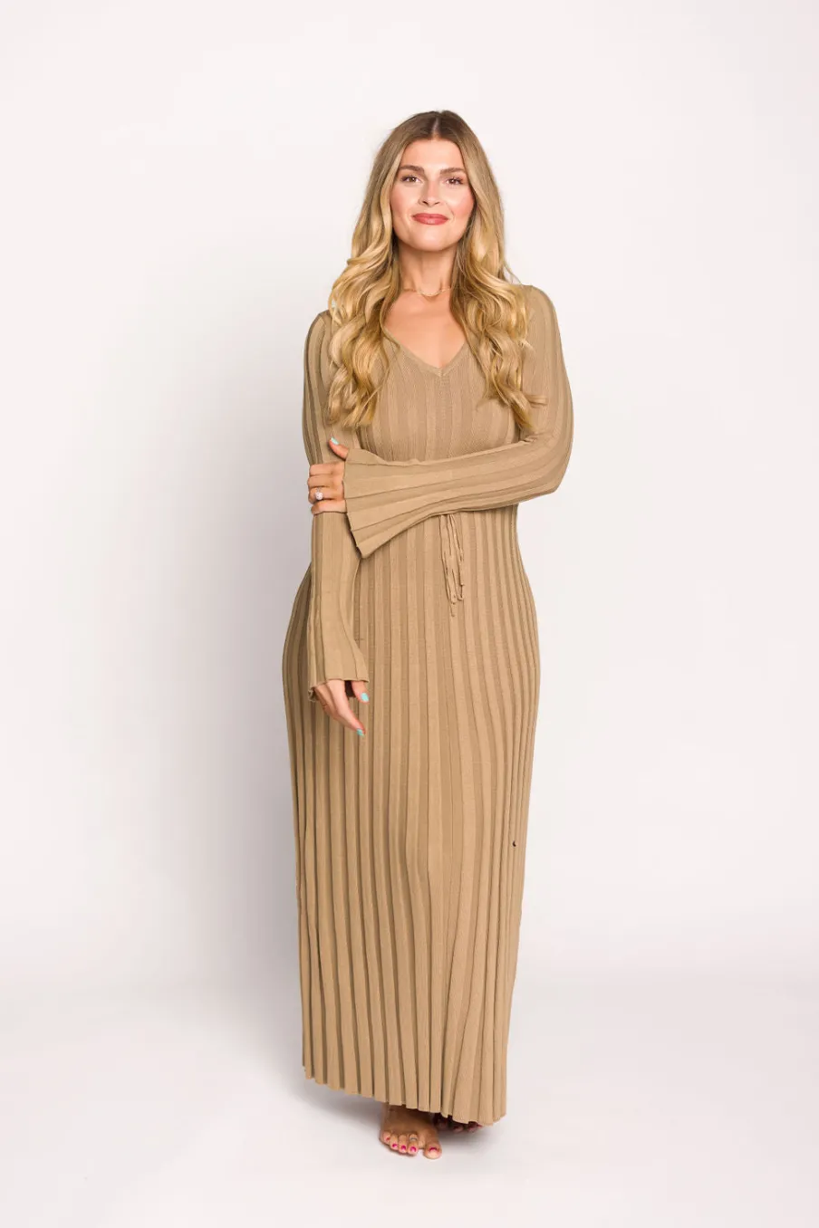 Fashion Worth Collective Hadley Long Sleeve V-Neck Knit Maxi Dress in Espresso