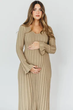 Best Worth Collective Hadley Long Sleeve V-Neck Knit Maxi Dress in Dune