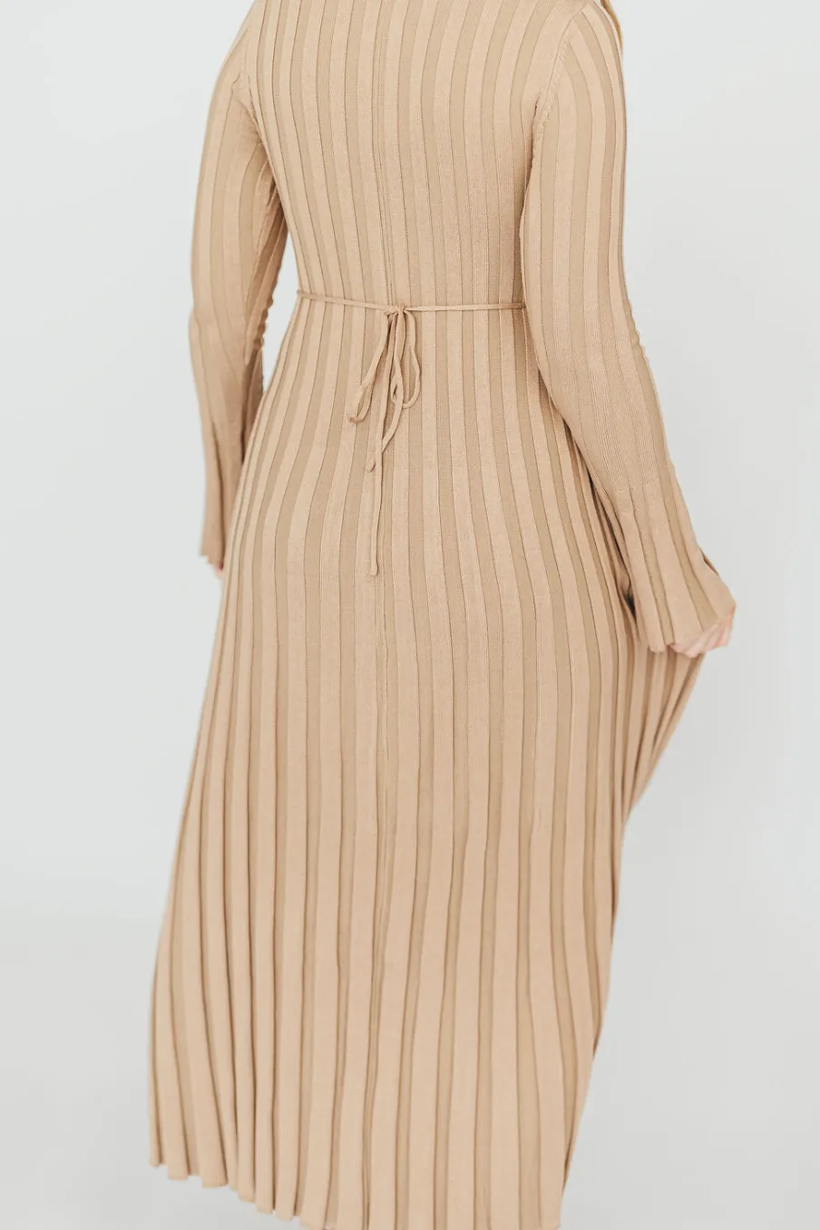 Fashion Worth Collective Hadley Long Sleeve V-Neck Knit Maxi Dress in Espresso