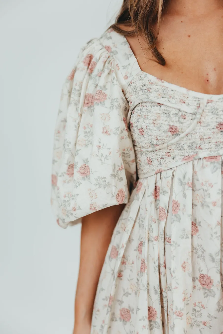 Online Worth Collective Harlow Maxi Dress in Off-White Floral - Bump Friendly & Inclusive Sizi