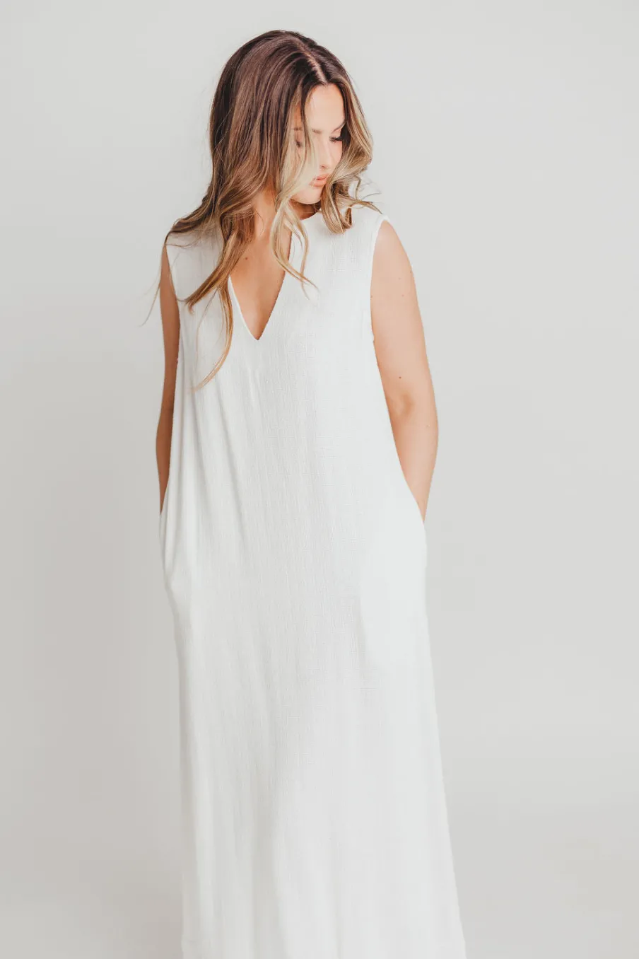 Fashion Worth Collective How Sweet It Is Sleeveless Linen-Blend Maxi in Ivory - Bump Friendly