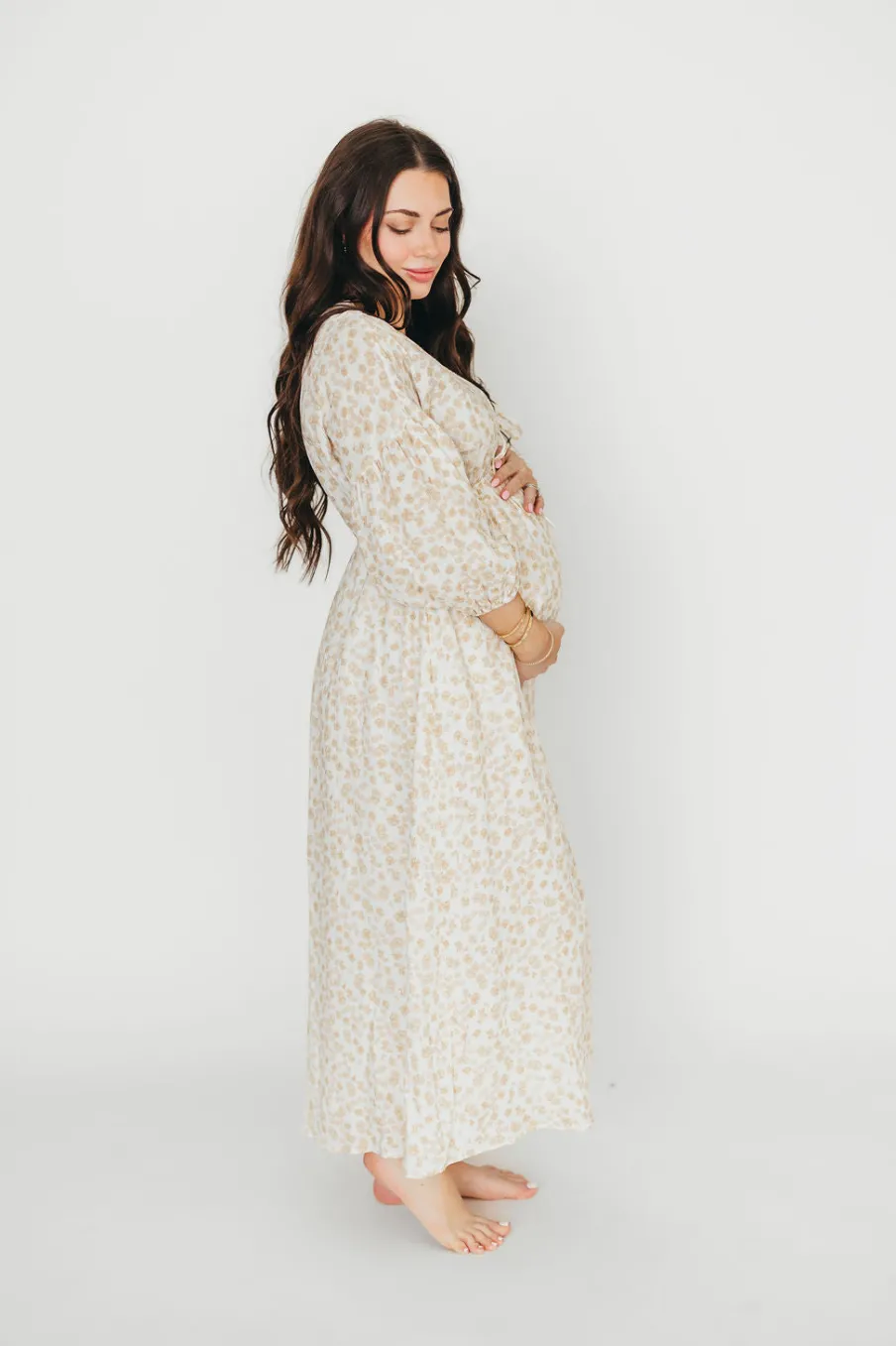 Sale Worth Collective Hunter 100% Cotton Gauze Midi Dress in Natural/Fawn Floral - Bump Frie