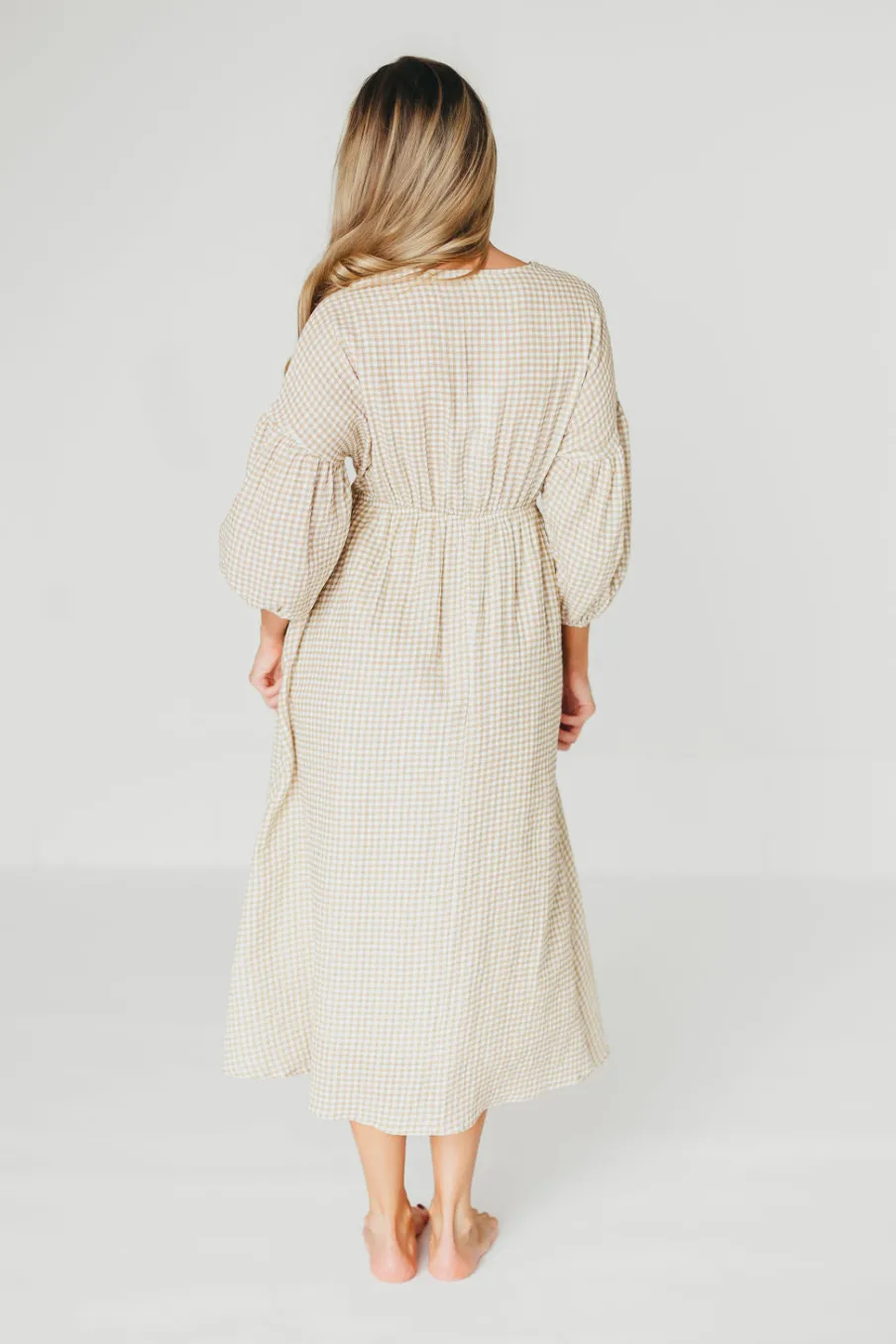 Hot Worth Collective Hunter Printed Gauze Midi Dress in Natural Plaid - Bump Friendly