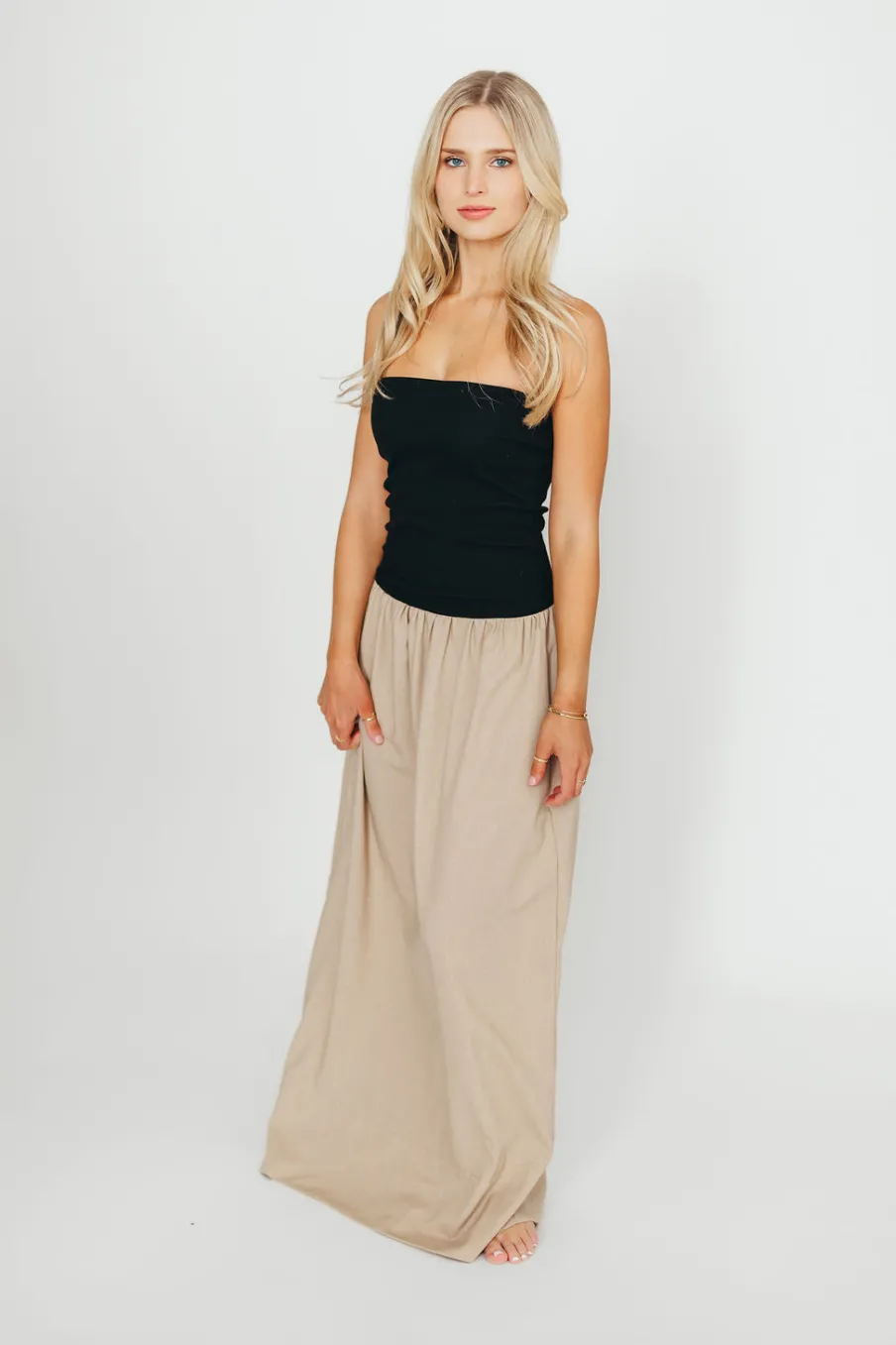 Outlet Worth Collective Kaylee Linen and Ribbed Knit Maxi Dress in Black/Tan