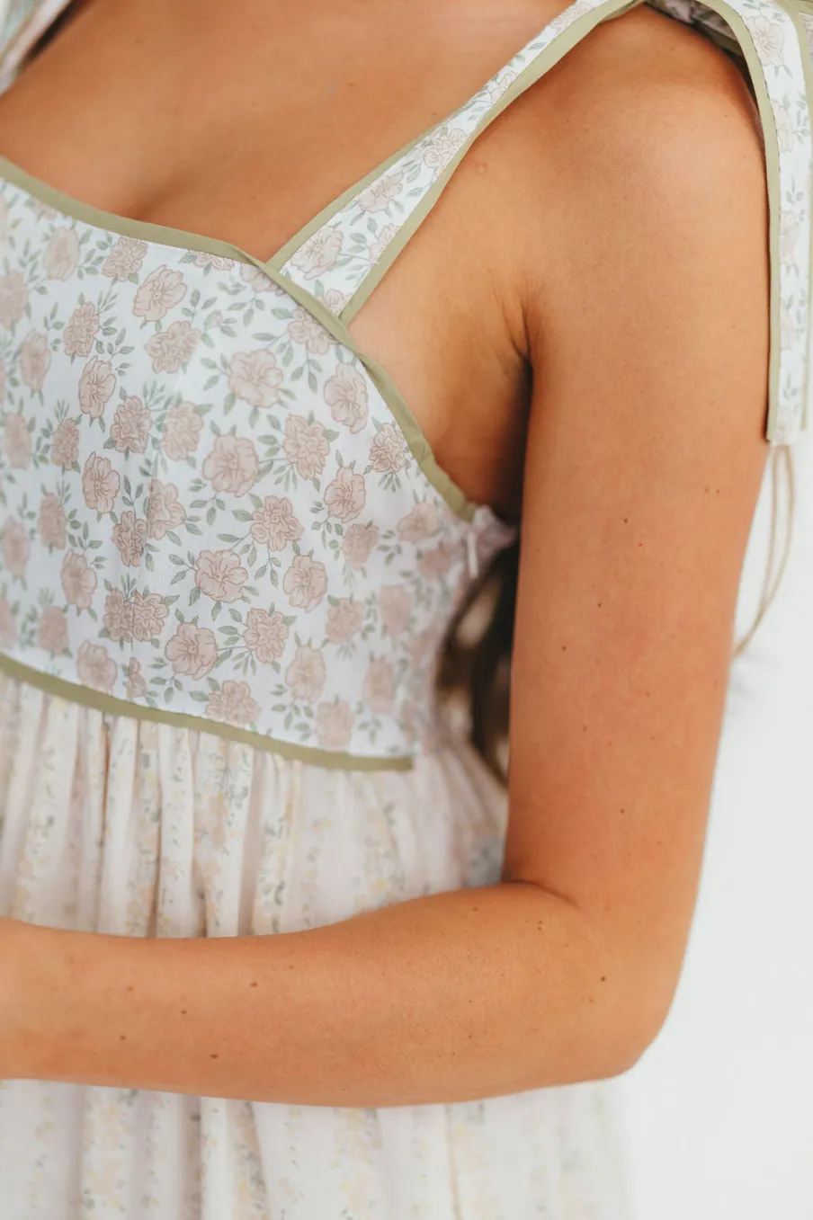 Online Worth Collective Kelly Adjustable Tie Maxi Dress in Pale Peach Floral *PRE-ORDER*