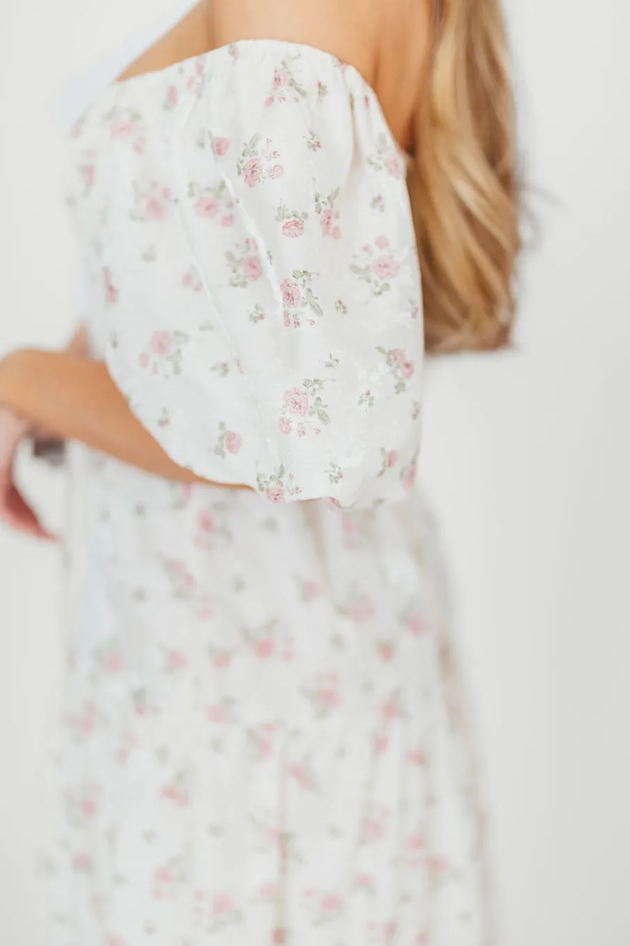 Best Worth Collective Mia Midi Dress in Ivory/Pink Floral