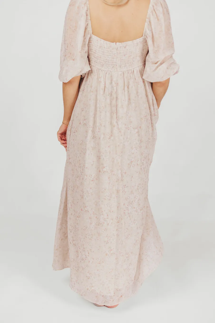 Online Worth Collective *New* Mona Maxi Dress with Smocking in Beige Floral - Bump Friendly &
