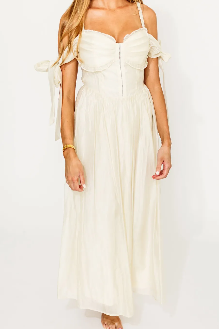 Best Worth Collective Paulina Sleeveless Sweetheart Midi Dress in Ecru