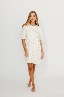 Discount Worth Collective Saylor Floral Dress in White Pink