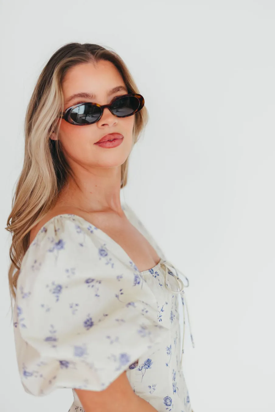 Hot Worth Collective The Carter Sunglasses in Hazel Green Tort