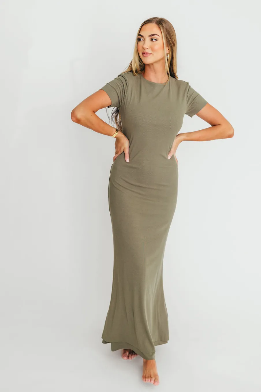 New Worth Collective The Charlie Ribbed Maxi Dress in Dusty Olive Green - Bump Friendly