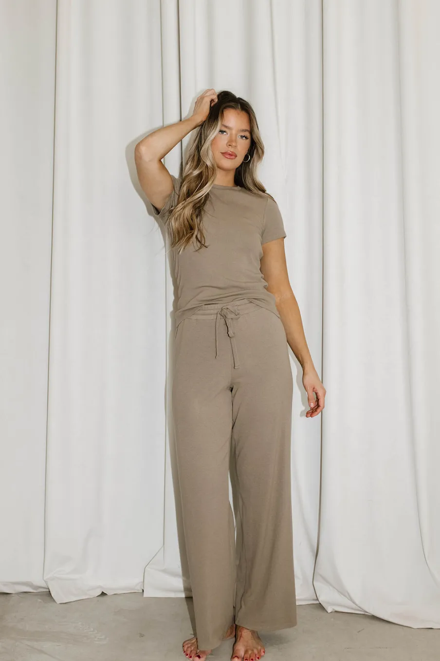 Fashion Worth Collective The Muse Knit Ribbed Short Sleeve Top & Pants Set in Mocha