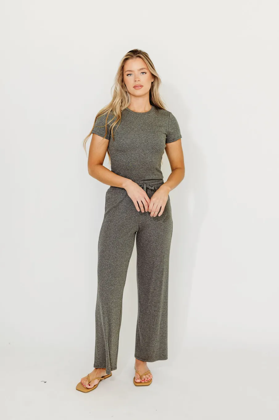 Outlet Worth Collective The Muse Knit Ribbed Short Sleeve Top & Pants Set in Charcoal
