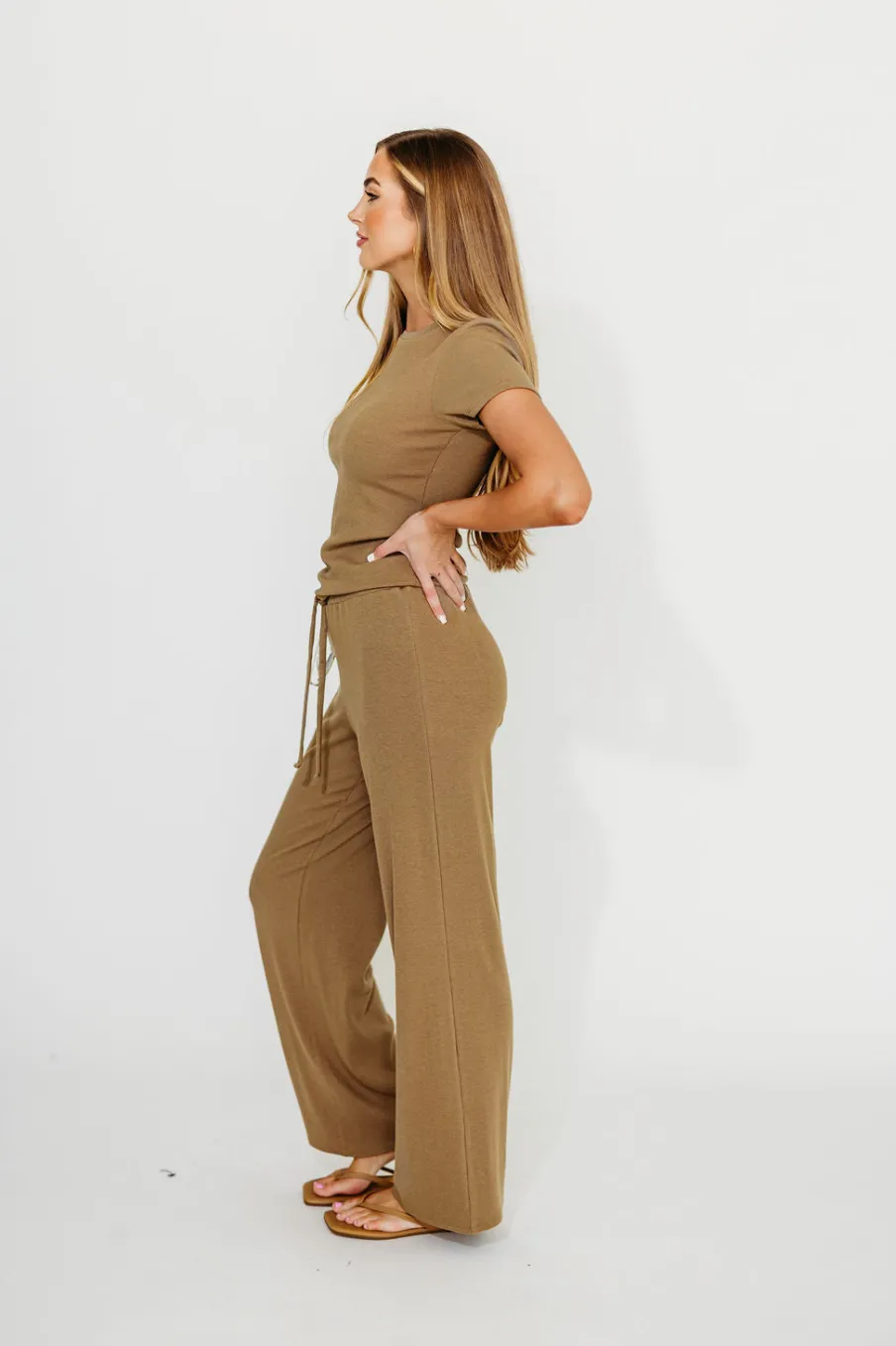 Fashion Worth Collective The Muse Knit Ribbed Short Sleeve Top & Pants Set in Mocha