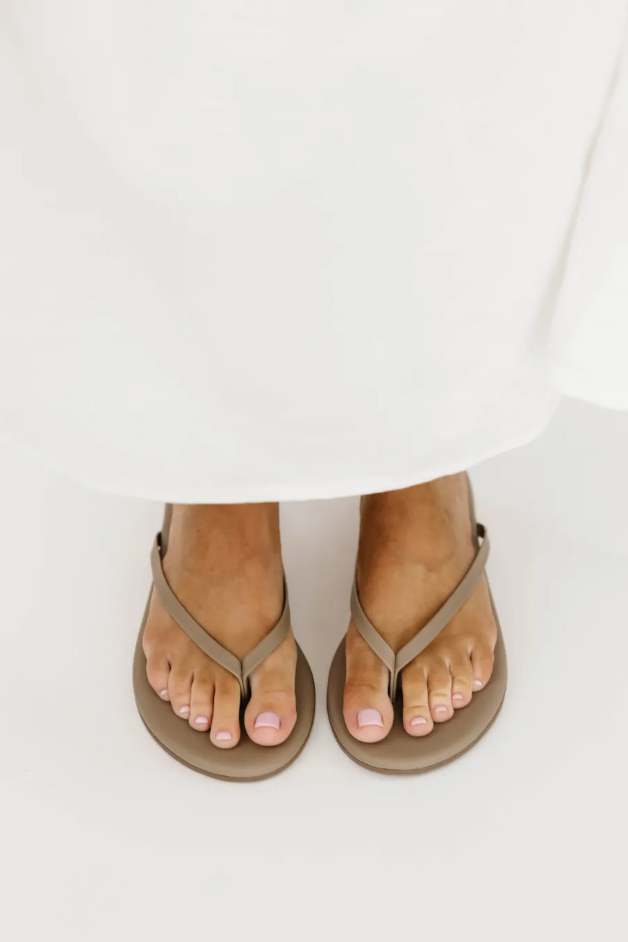 Fashion Worth Collective TKEES Lily Liners in Biscuit