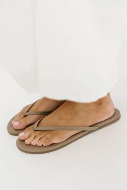 Fashion Worth Collective TKEES Lily Liners in Biscuit