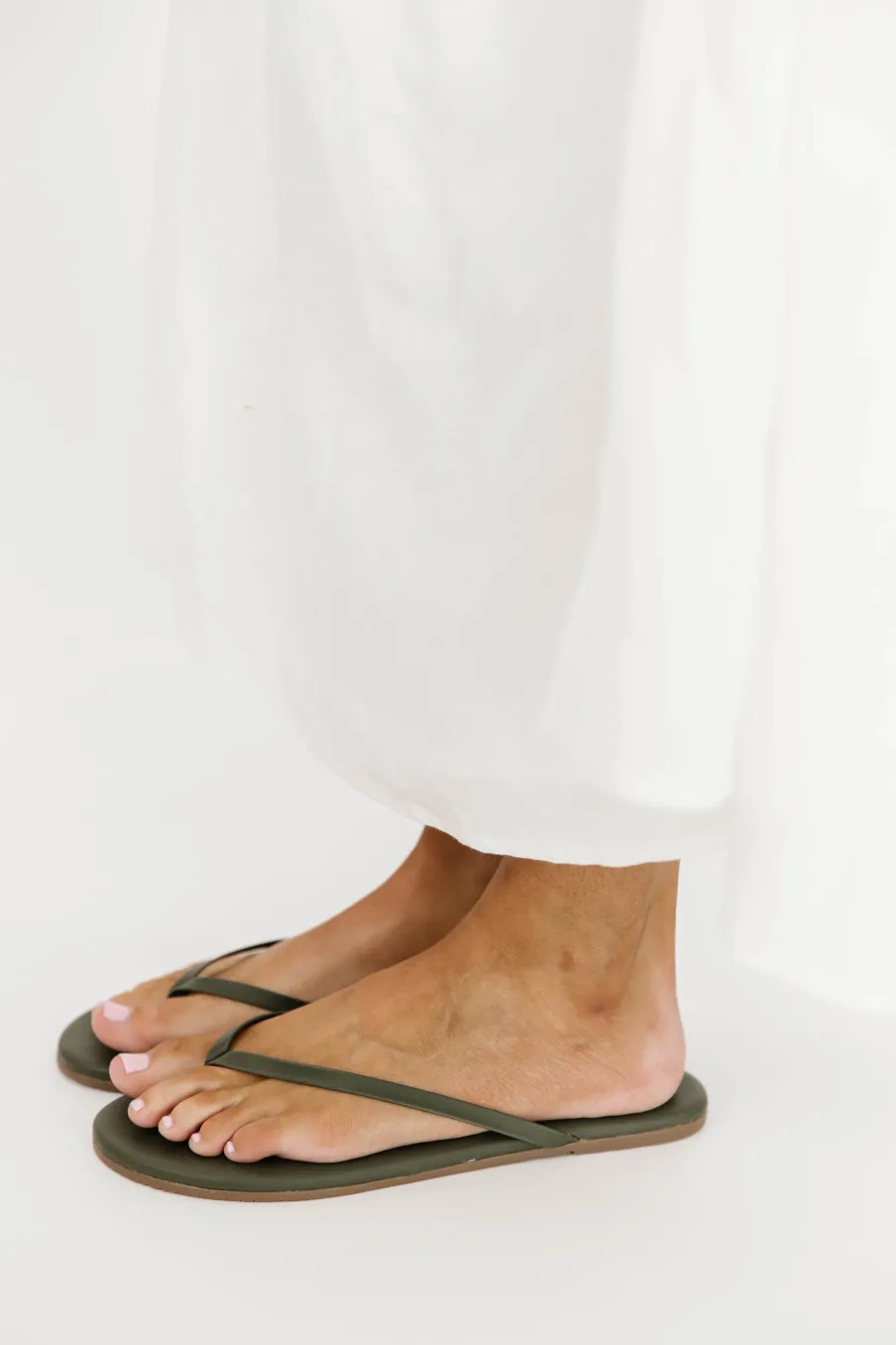 Fashion Worth Collective TKEES Lily Liners in Forest