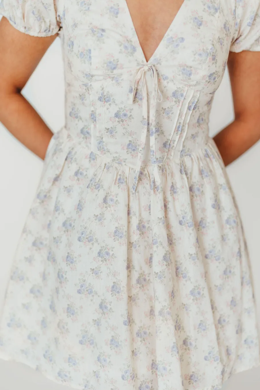Outlet Worth Collective Veronica Mini Dress in Cream/Lilac Floral